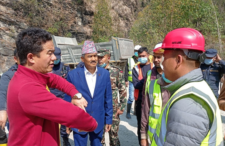 चैतभित्रै काठमाडौँ पानी पुर्‍याउने गरी काम गर्न मन्त्री चौधरीको निर्देशन