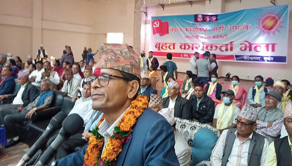 कर्णाली प्रदेशसभा सदस्य विष्ट एमाले प्रवेश