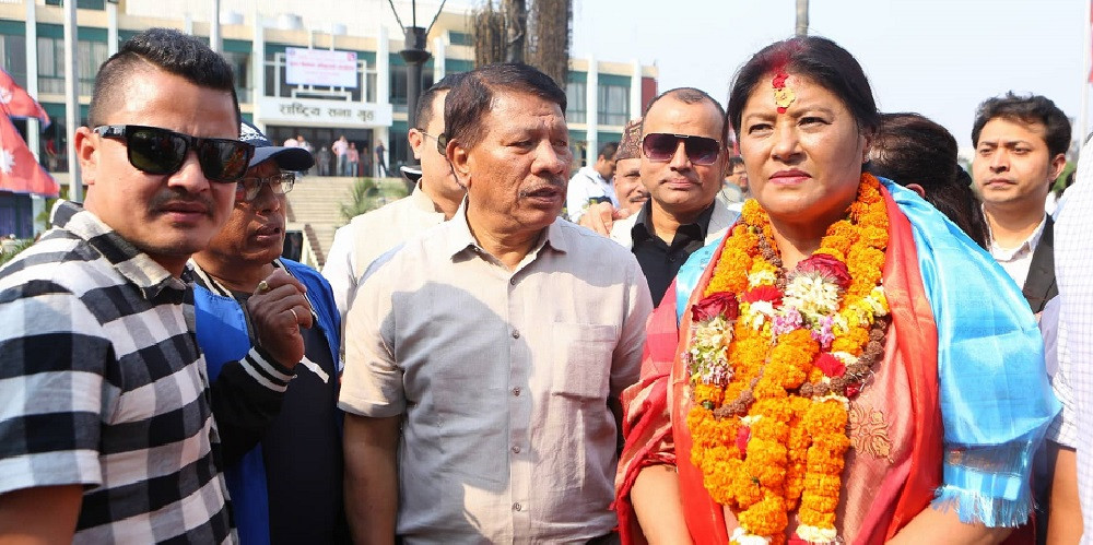 काठमाडौं महानगर प्रमुखमा काँग्रेसका सिंहले गरिन् उम्मेदवारी दर्ता