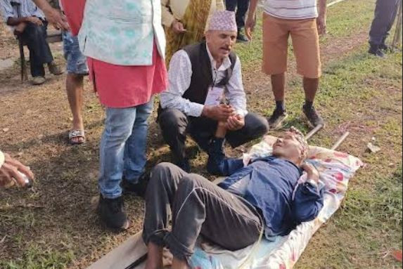 ९९ सय वर्षीय गुरुङले गरे स्टेचरमा आएर पुनः मतदान